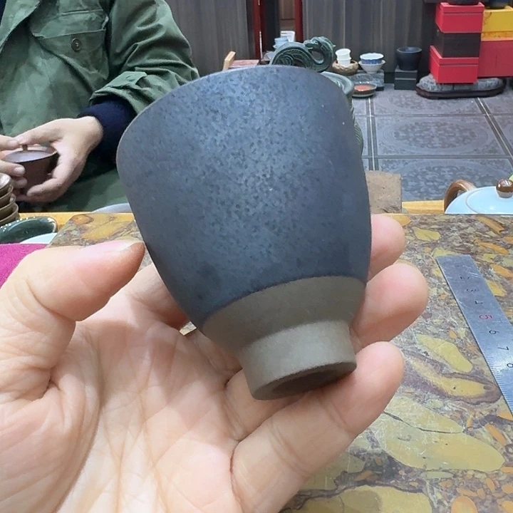 铁釉杯子一个。。品茗