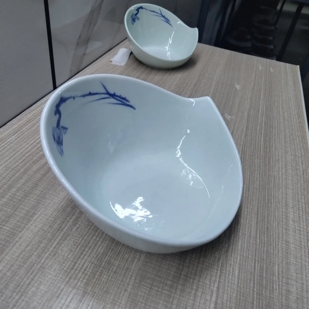 2113-8寸青釉纯手工手绘陶瓷斜口桃心碗