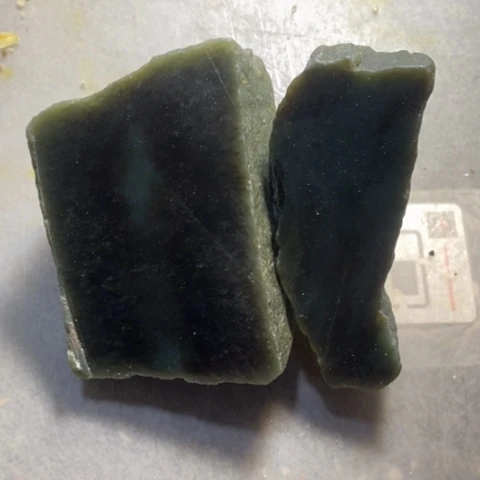 透闪石质玉未镶嵌挂件