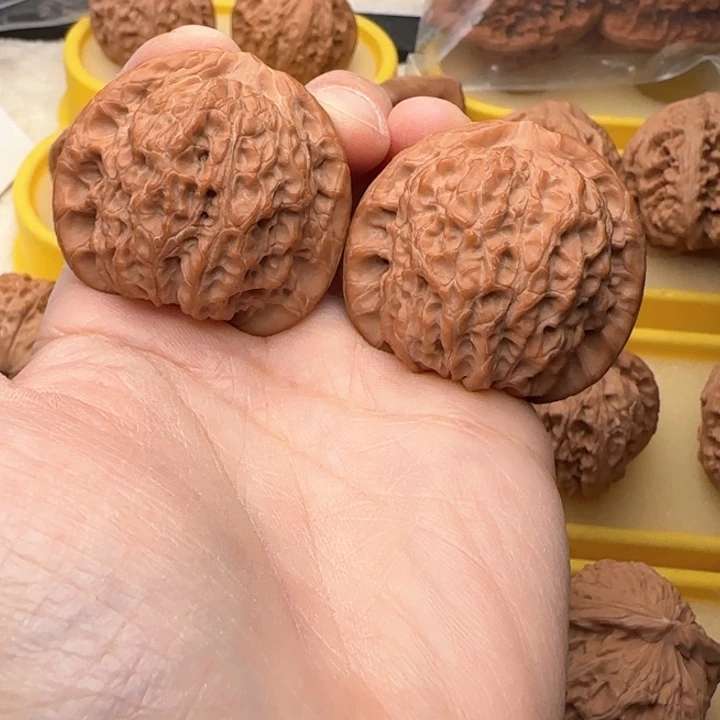 文玩核桃吊坠小*小血麒麟39