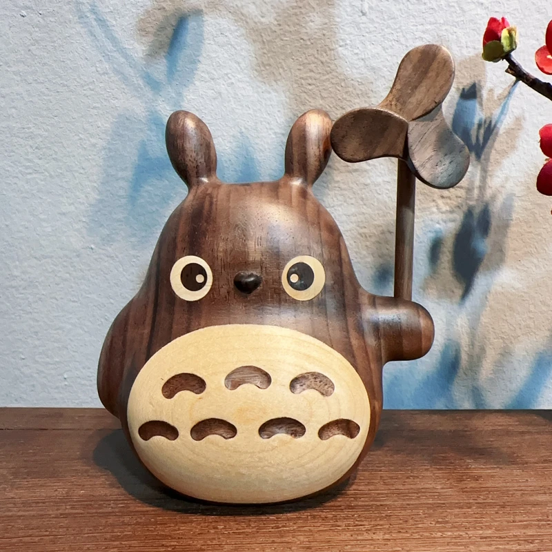 黑胡桃木大龙猫摆件风车可以转的实木创意