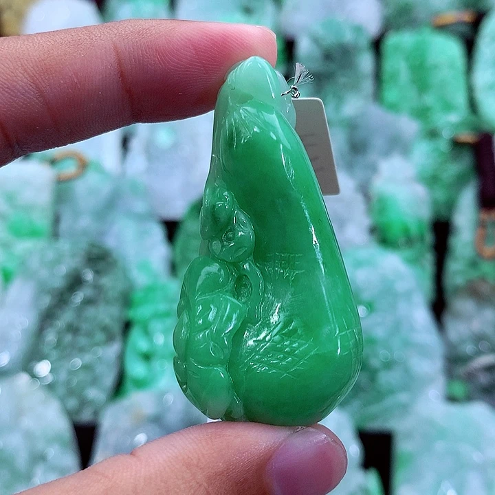 吊坠(不含链)未镶嵌翡翠