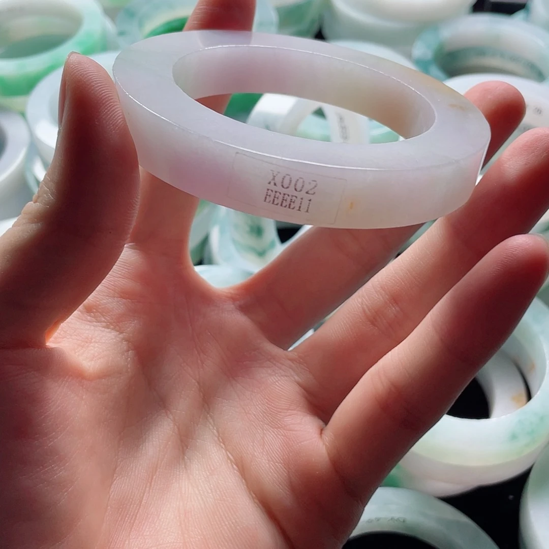 定制翡翠A货未镶嵌W****b