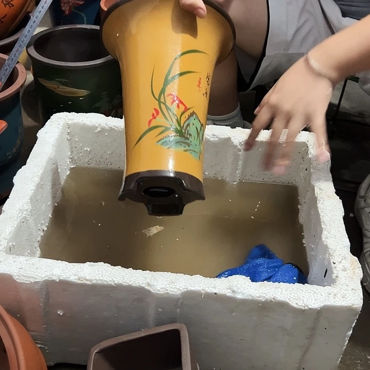 宜兴紫砂花盆一念花开黄色小