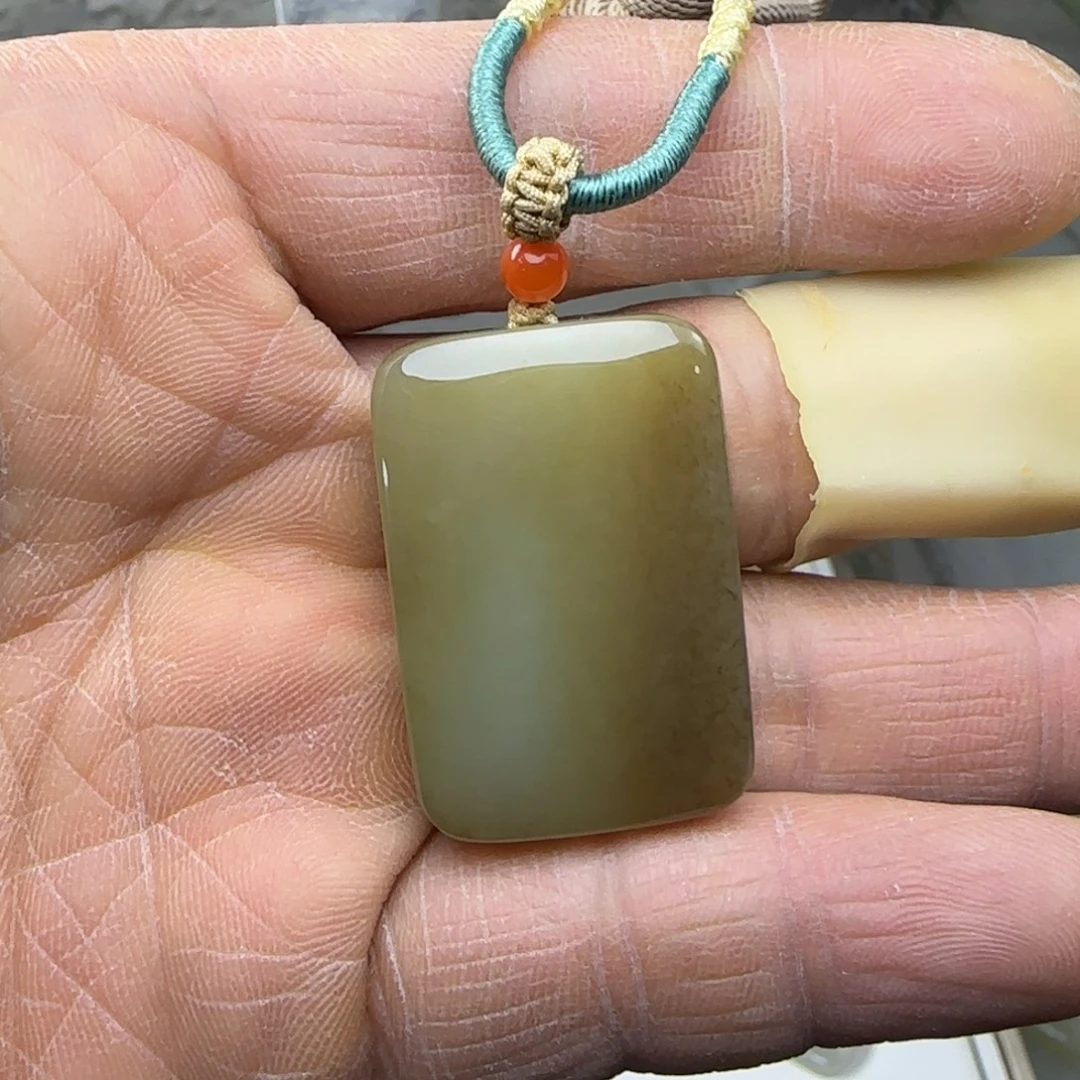 兜***糖和田玉未镶嵌颈饰