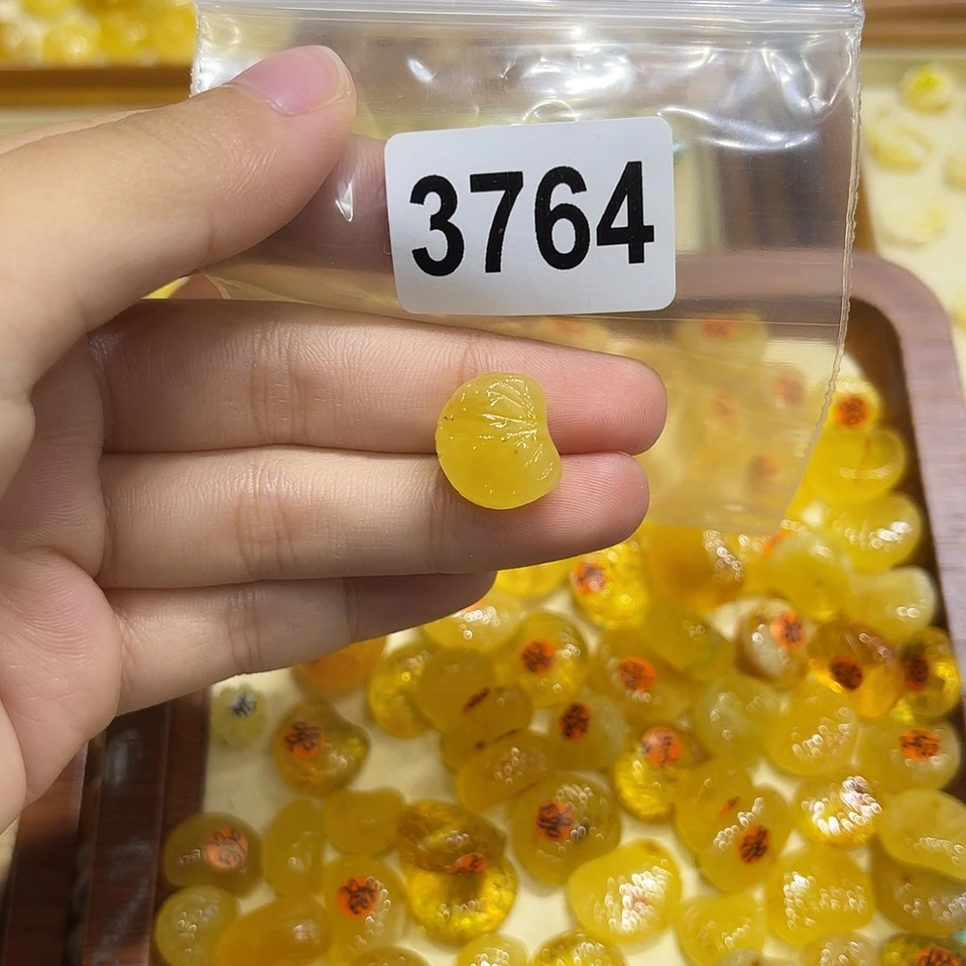 琥珀未镶嵌珠宝奇石