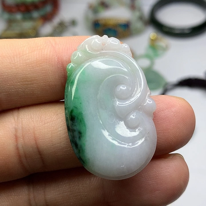 翡翠未镶嵌吊坠(赠链)