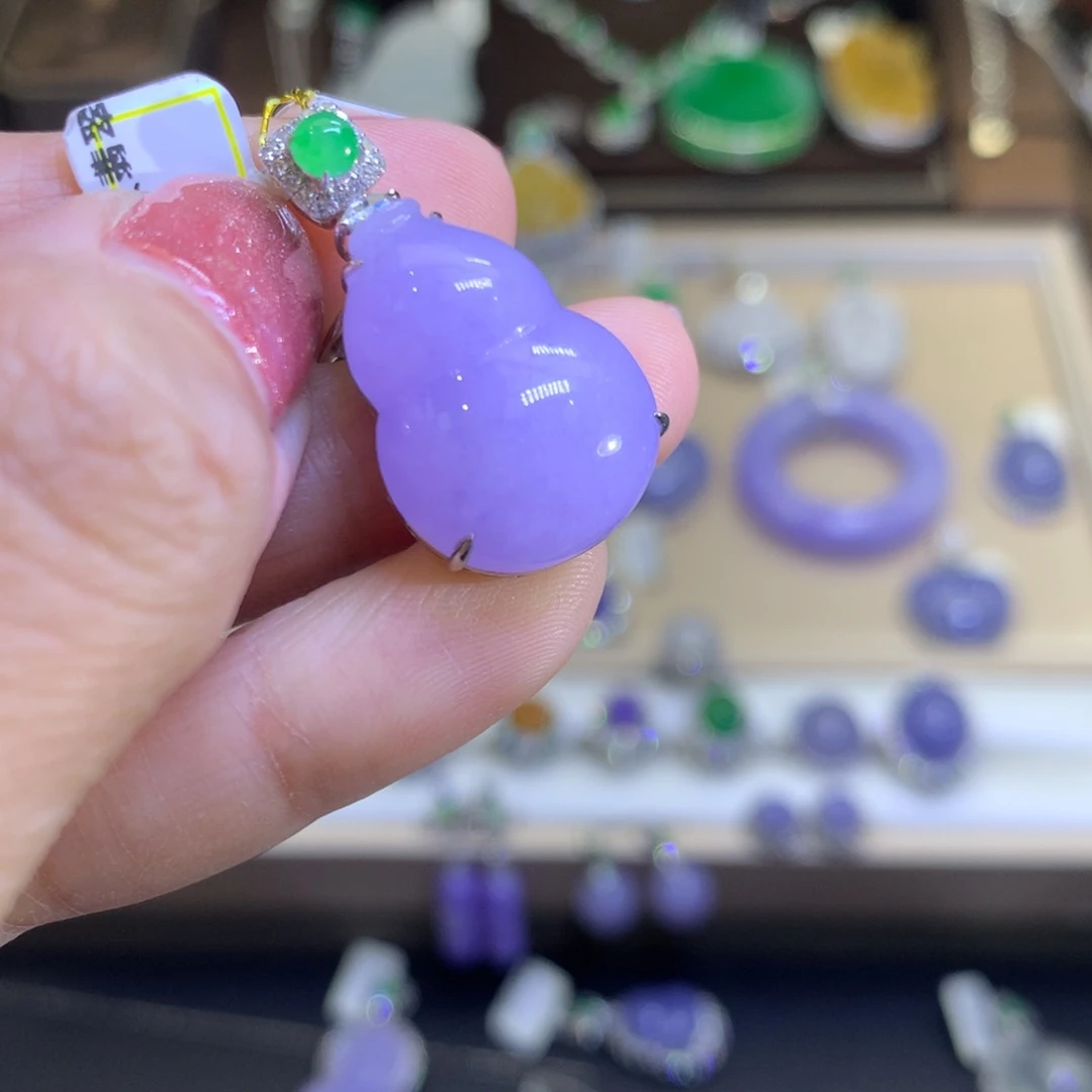 翡翠挂件18K金镶嵌翡翠