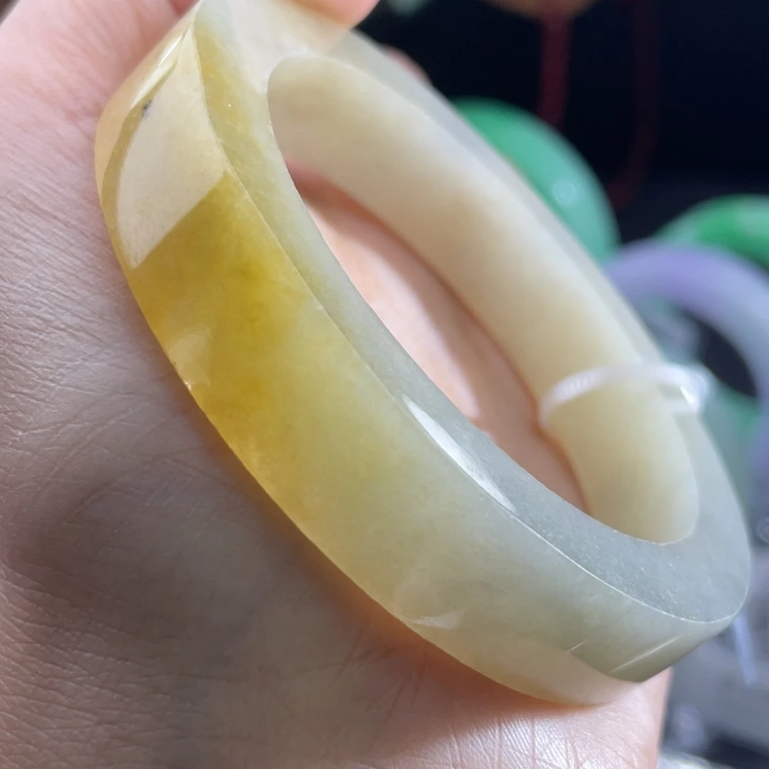 未镶嵌手镯定制翡翠