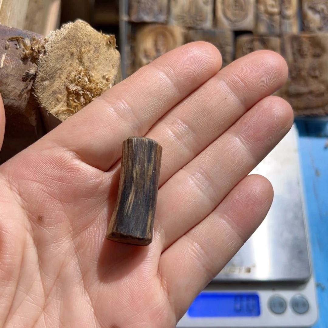 沉香吊坠白棋素牌2.6克