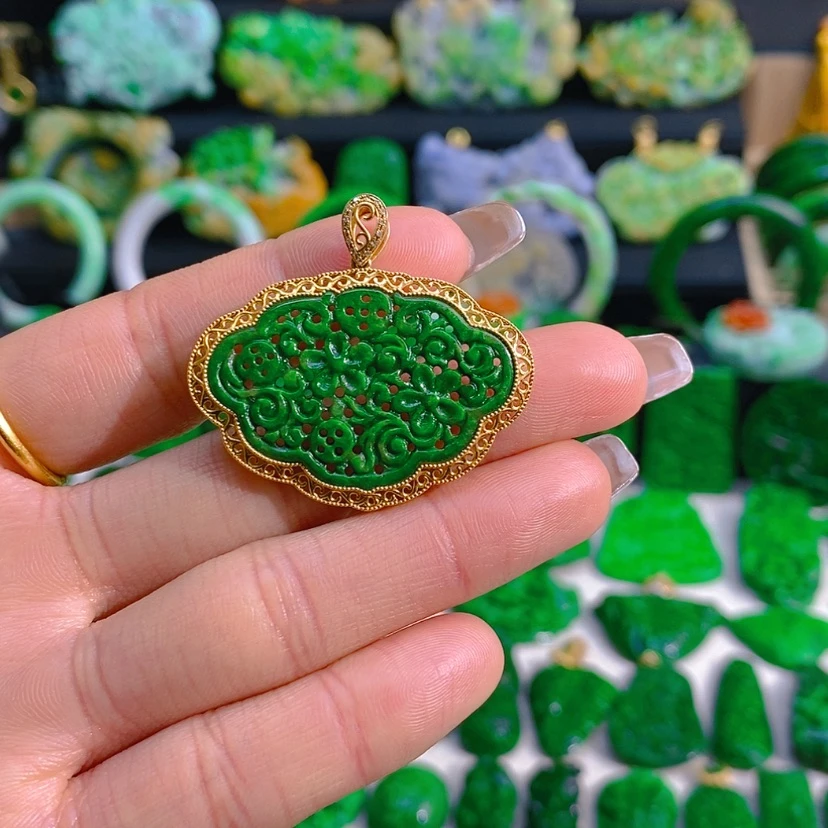 【闪购商品】翡翠颈饰18K金镶嵌如意锁18k