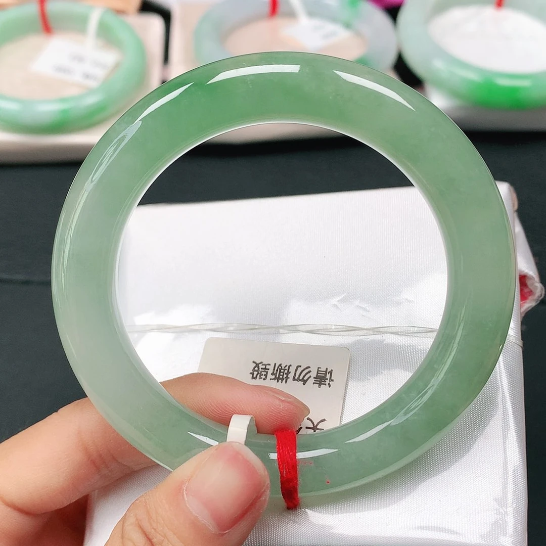 翡翠手镯（圆镯）未镶嵌天然翡翠手镯54