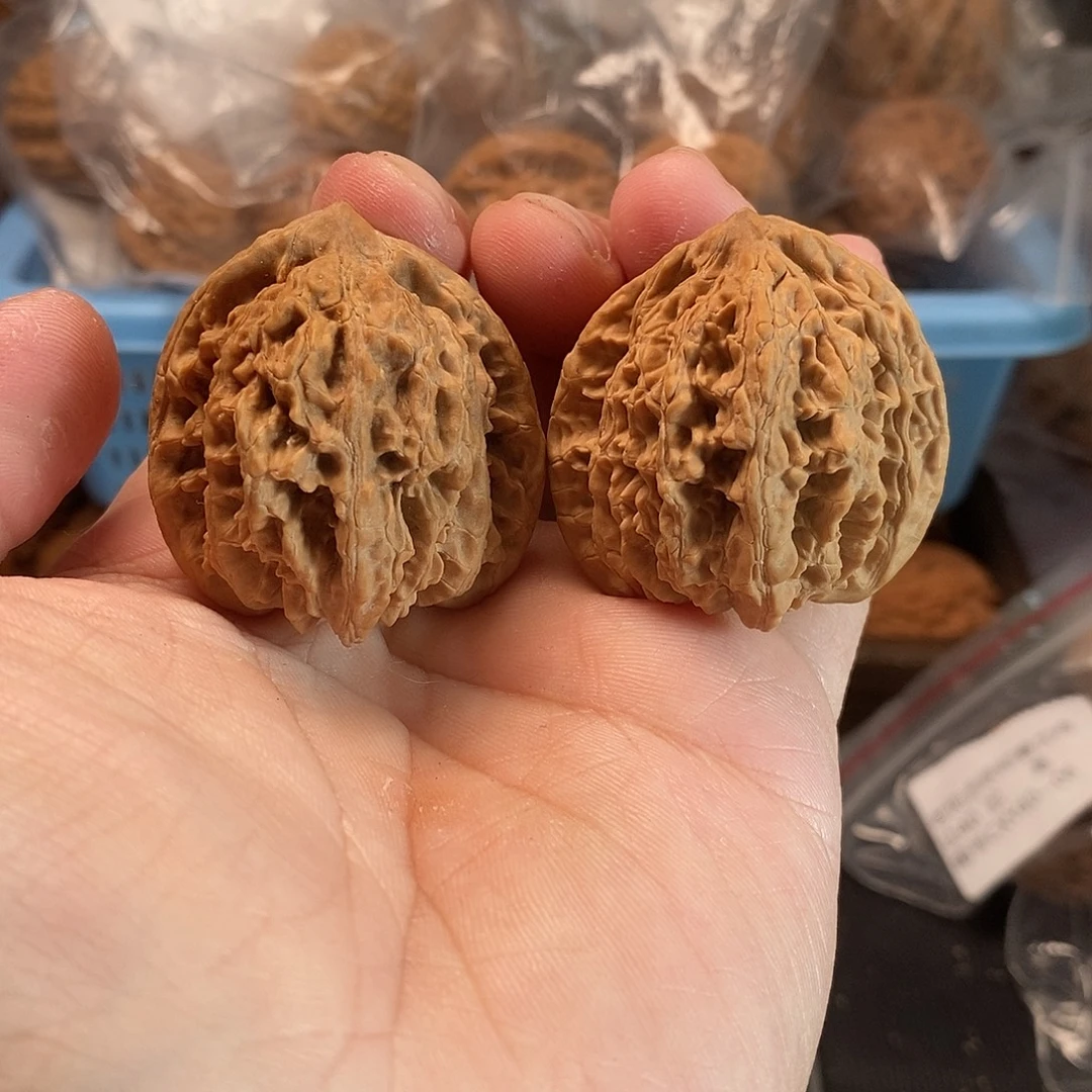 1文玩核桃盘龙虎38-387