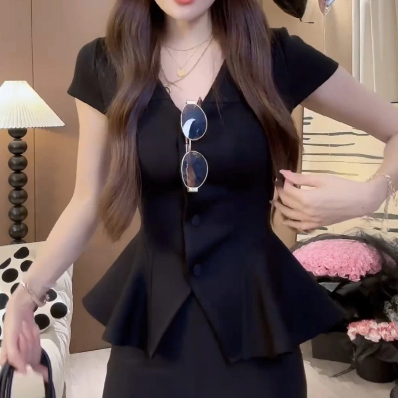 2025夏季小众设计感气质休闲百搭上衣女装LK2503142