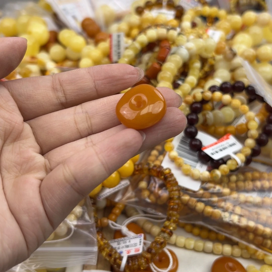 琥珀珠宝奇石未镶嵌