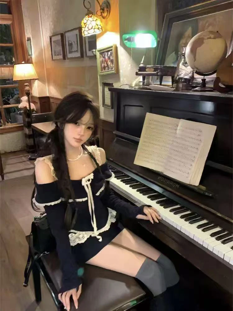 米欧家纯欲风辣妹显高显瘦长袖一字肩上衣拼接蕾丝新潮