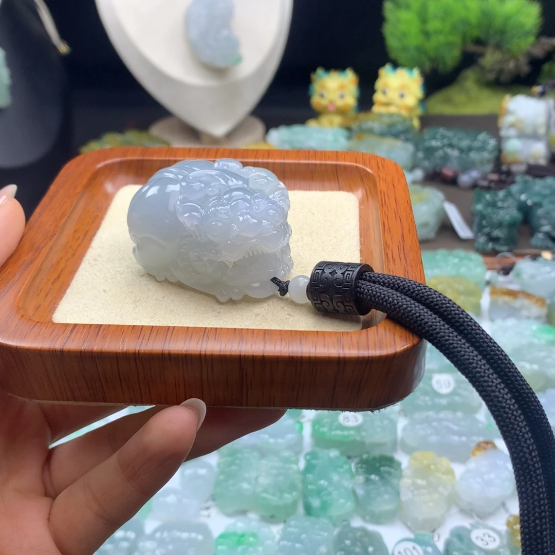 翡翠未镶嵌颈饰47