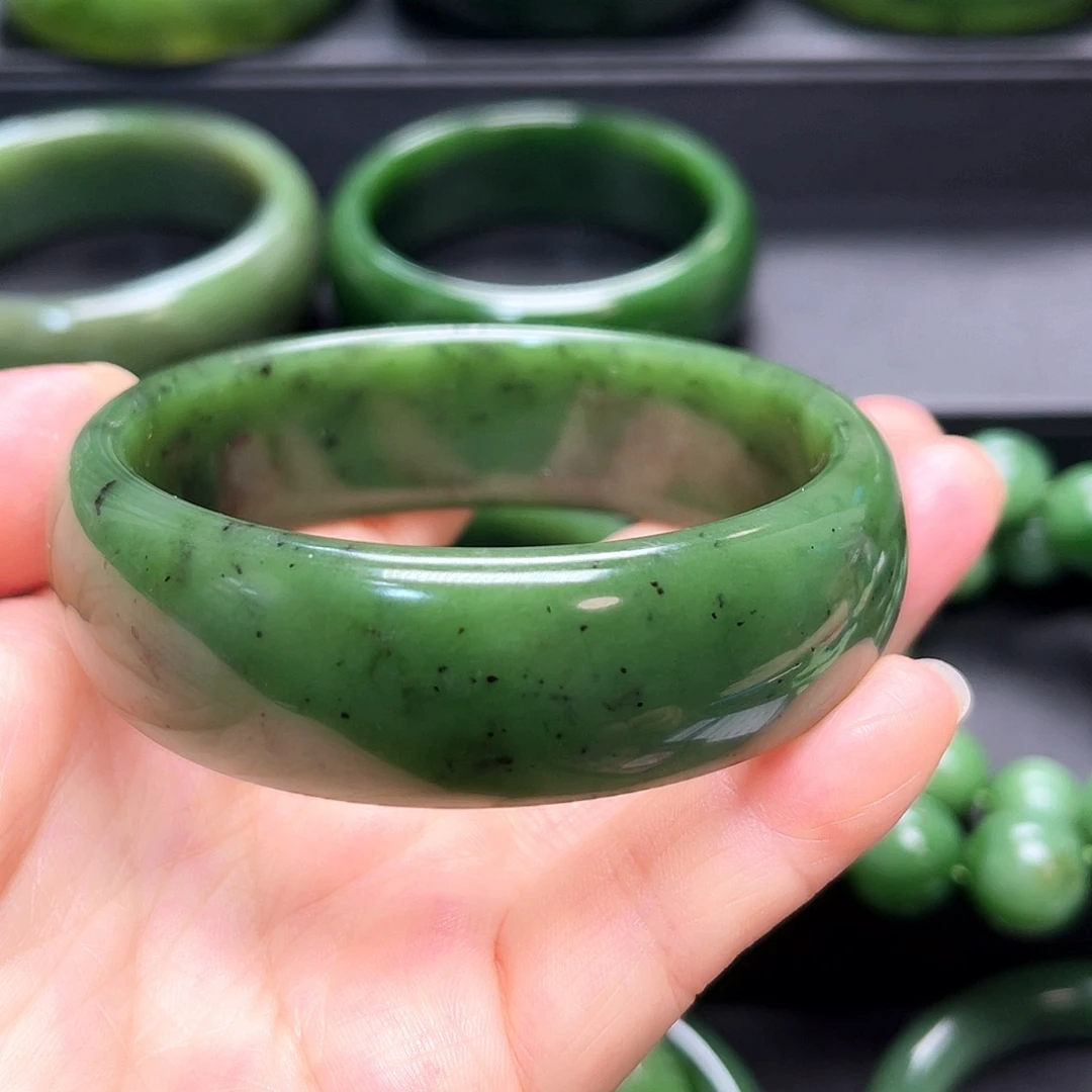 和田玉（碧玉）未镶嵌手镯
