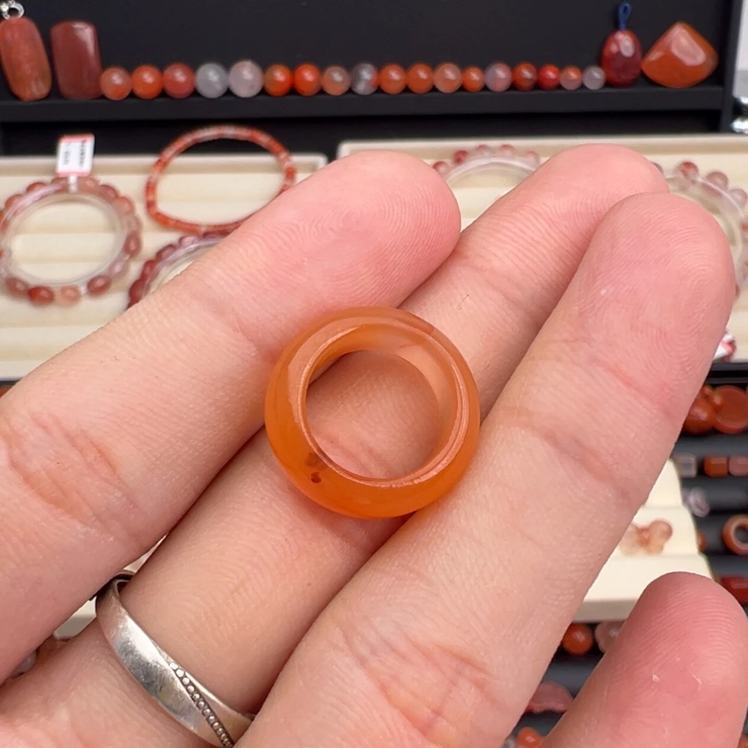 南红玛瑙未镶嵌川料跑环内径12mm