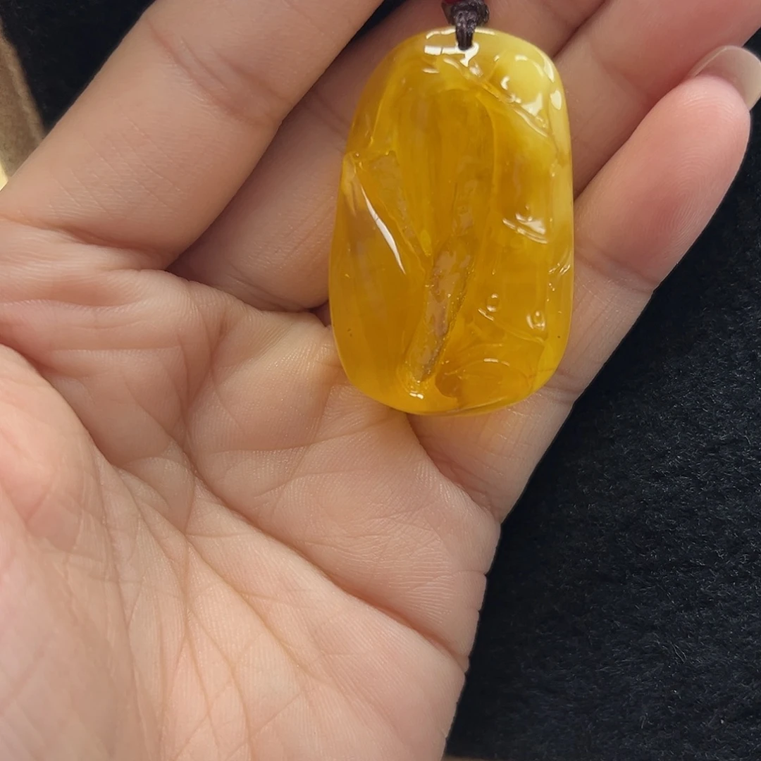 未镶嵌琥珀珠宝奇石