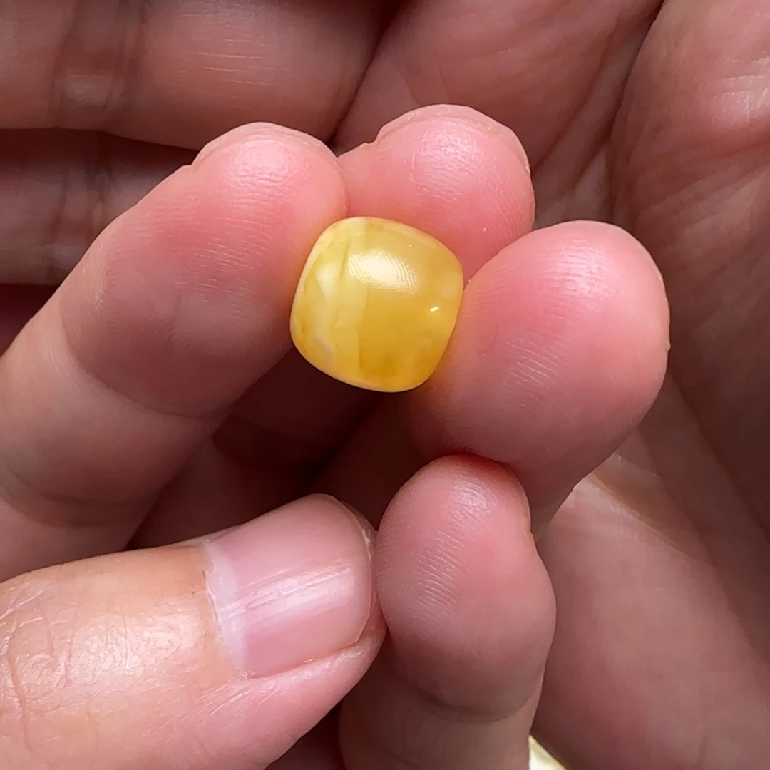 琥珀未镶嵌珠宝奇石10.8咪