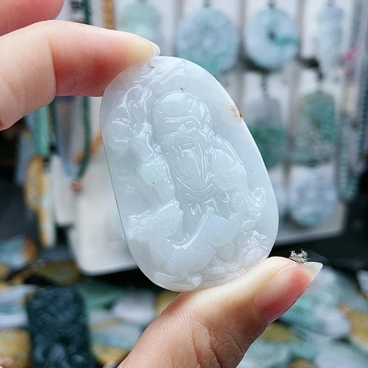 颈饰足铂镶嵌翡翠翡翠