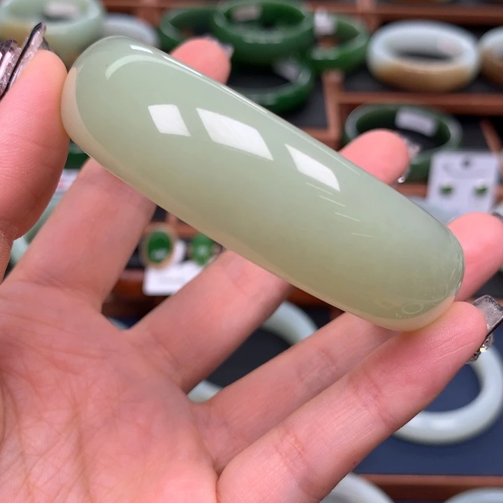 和田玉手镯59圈口未镶嵌