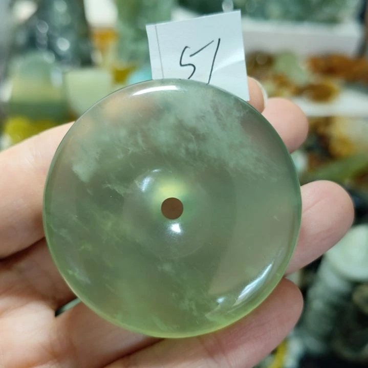 岫玉未镶嵌平安扣