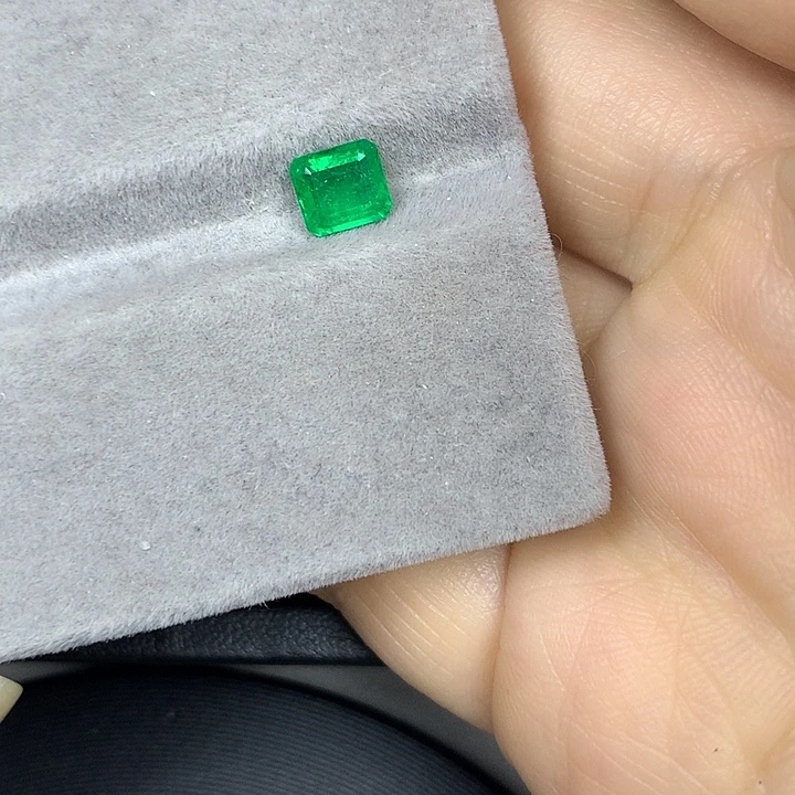 祖母绿裸石0.8ct祖母绿