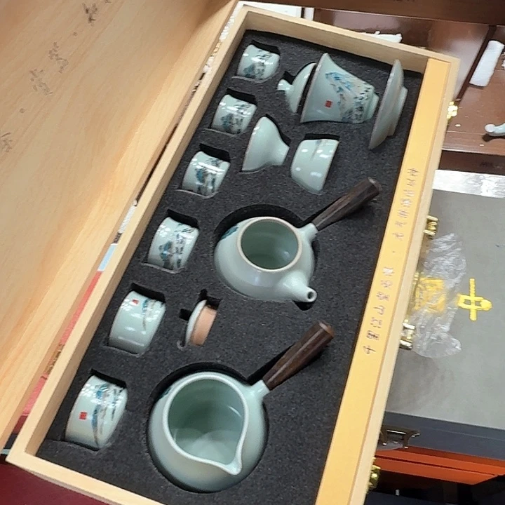 孤品茶具套装等。