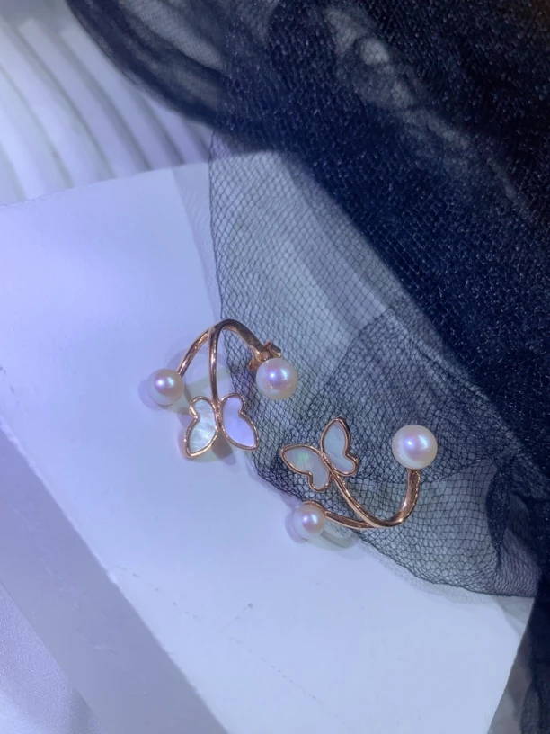 18K玫瑰金白贝珍珠蝴蝶双戴耳环