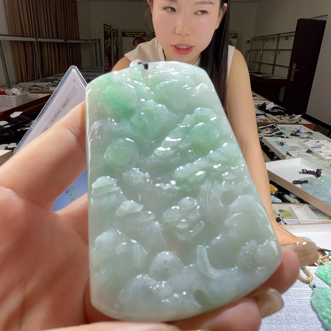 翡翠未镶嵌颈饰一