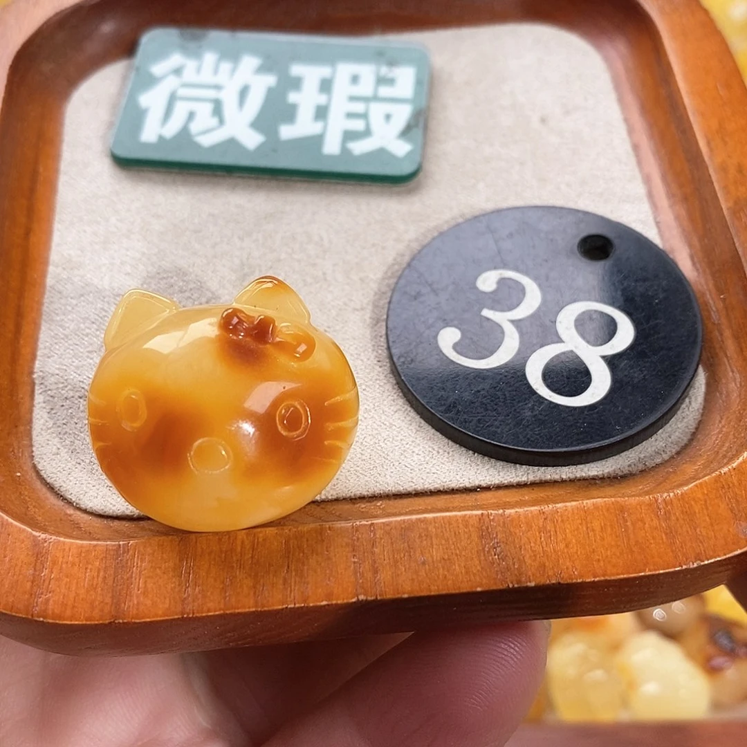 琥珀颈饰未镶嵌大*亮裸石