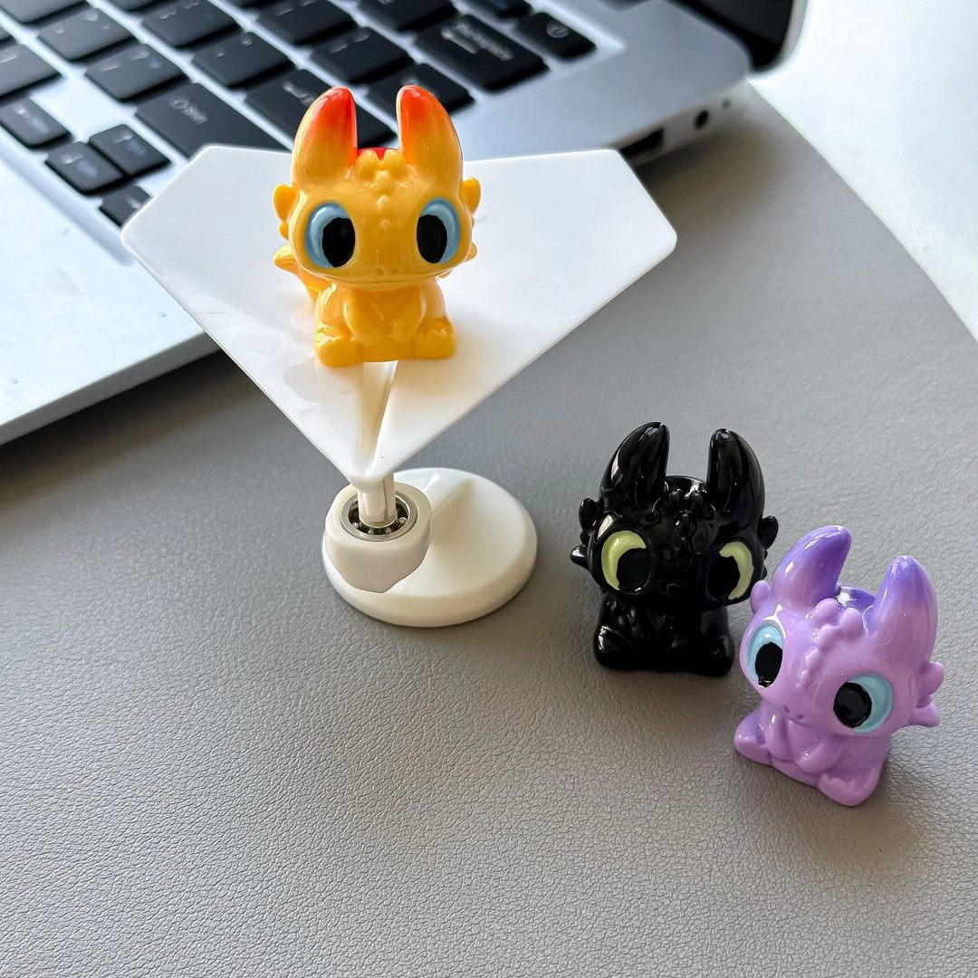 牙仔车载创意旋转飞机小摆件治愈系车内饰品汽车中控台装饰树脂否