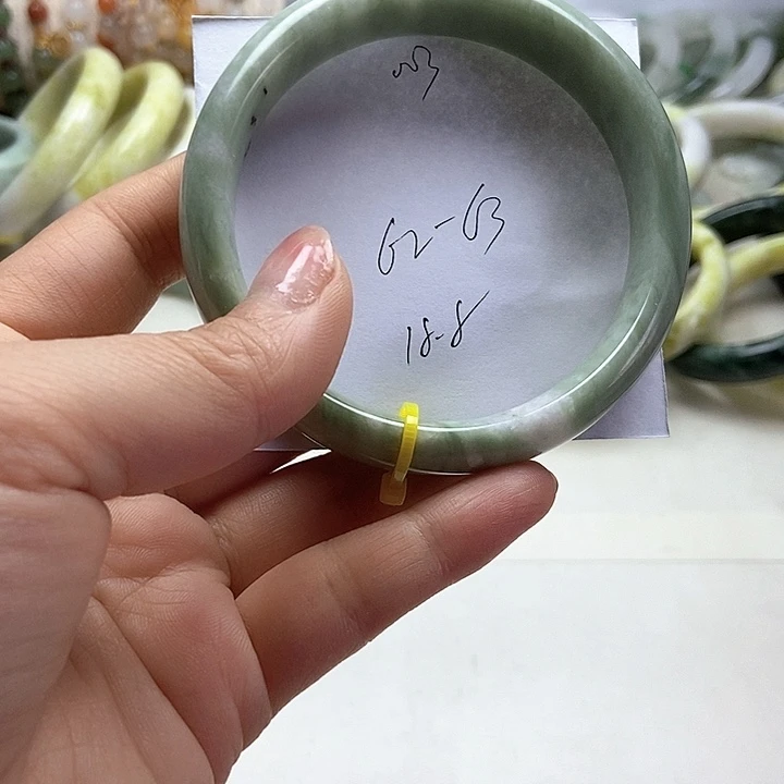石英岩玉手镯未镶嵌