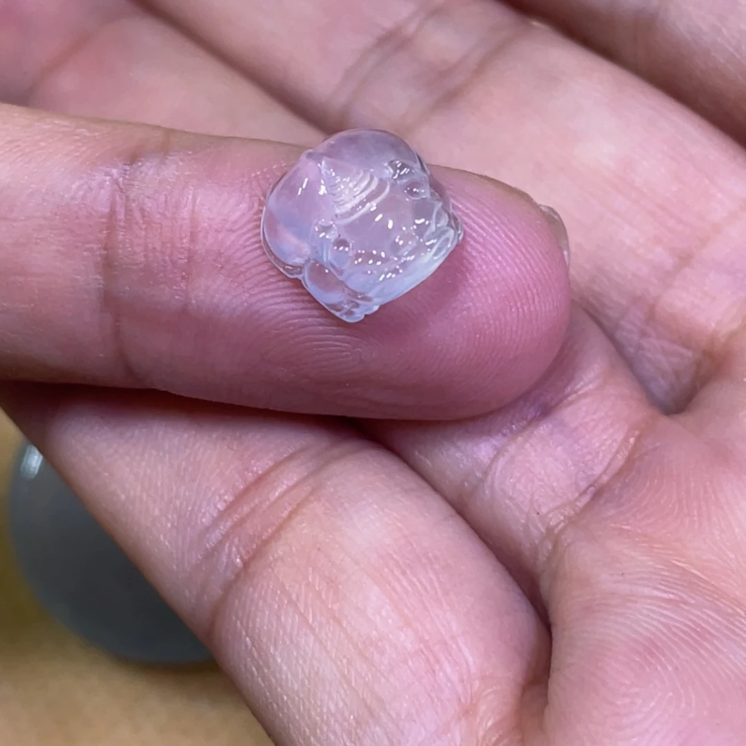 翡翠未镶嵌颈饰貔貅
