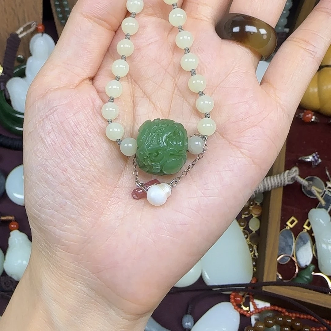 和田玉未镶嵌颈饰