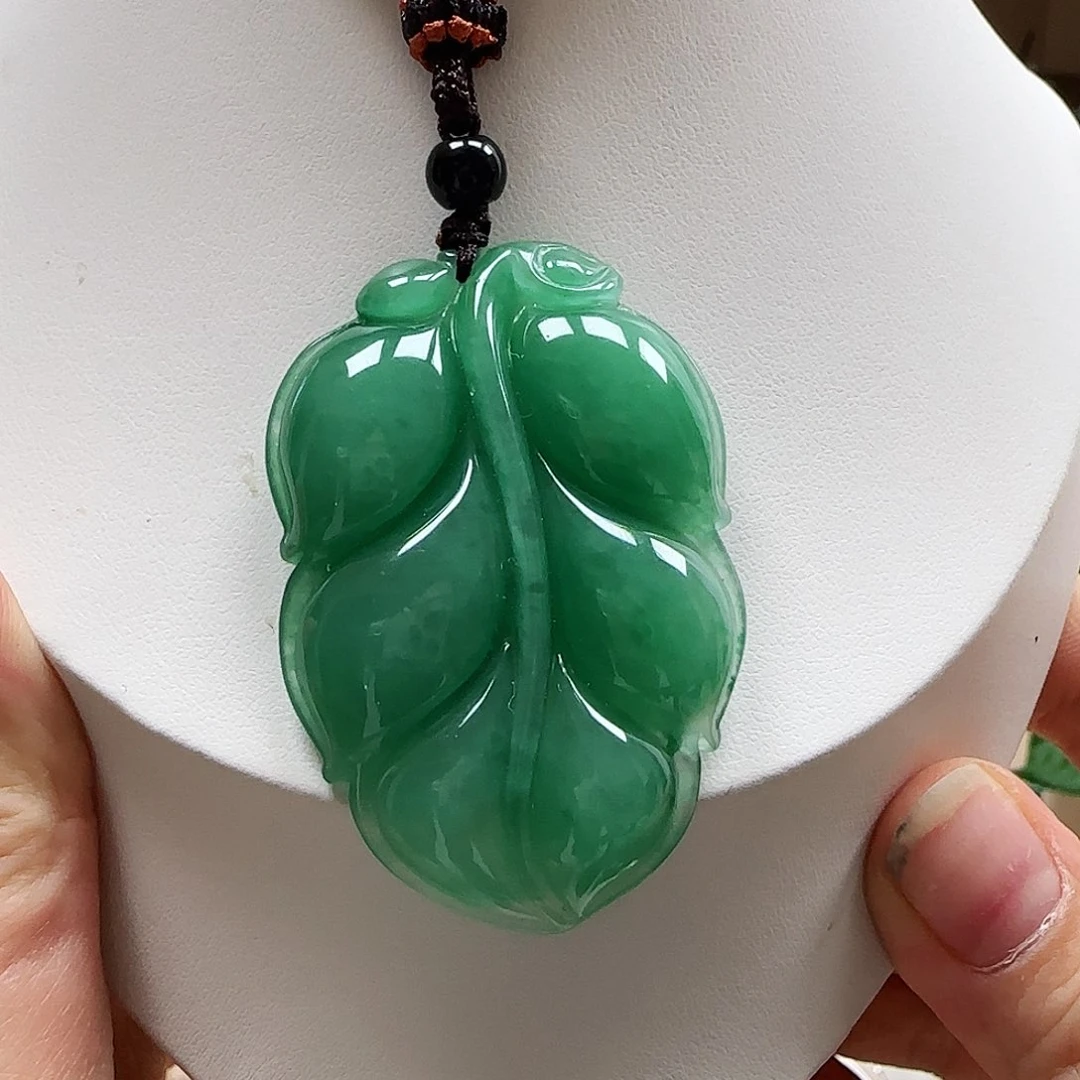 石英质玉（非洲翠）未镶嵌颈饰
