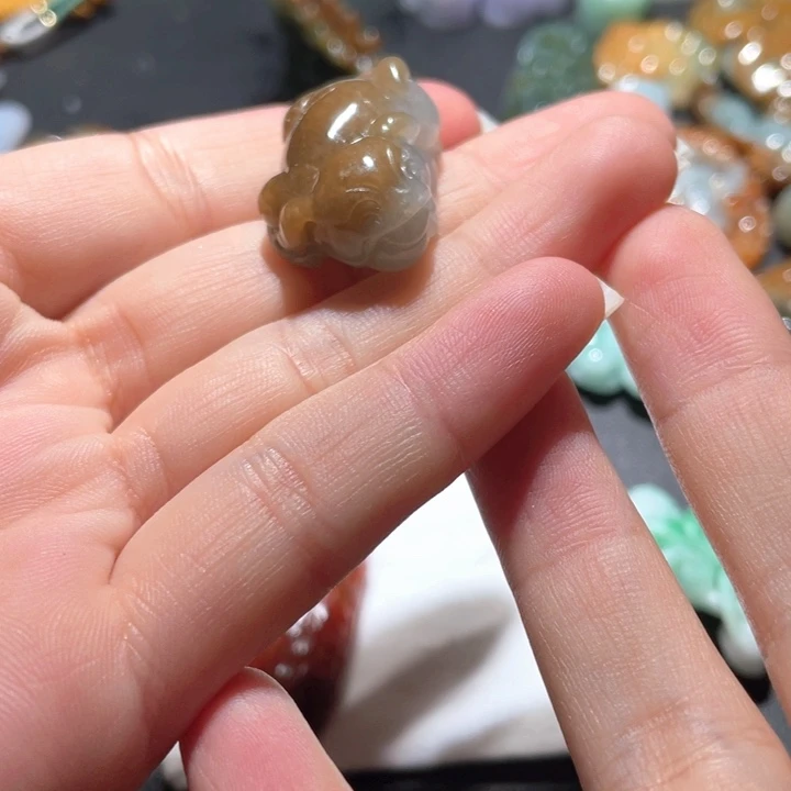 【闪购商品】翡翠颈饰未镶嵌天然翡翠