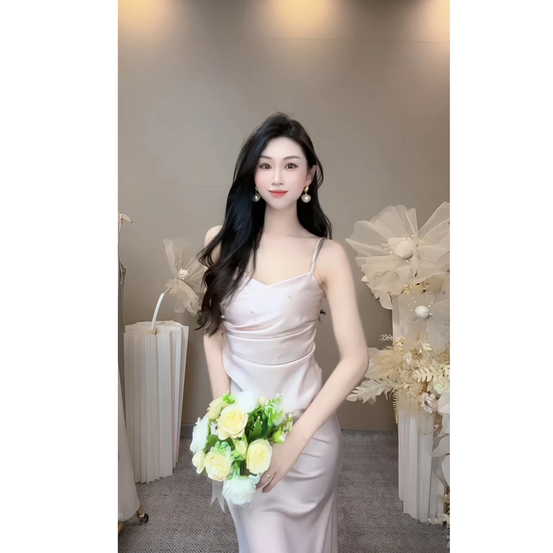 01-50新莎莎气质法式性感小众收腰修身包臀名媛设计感轻奢显瘦