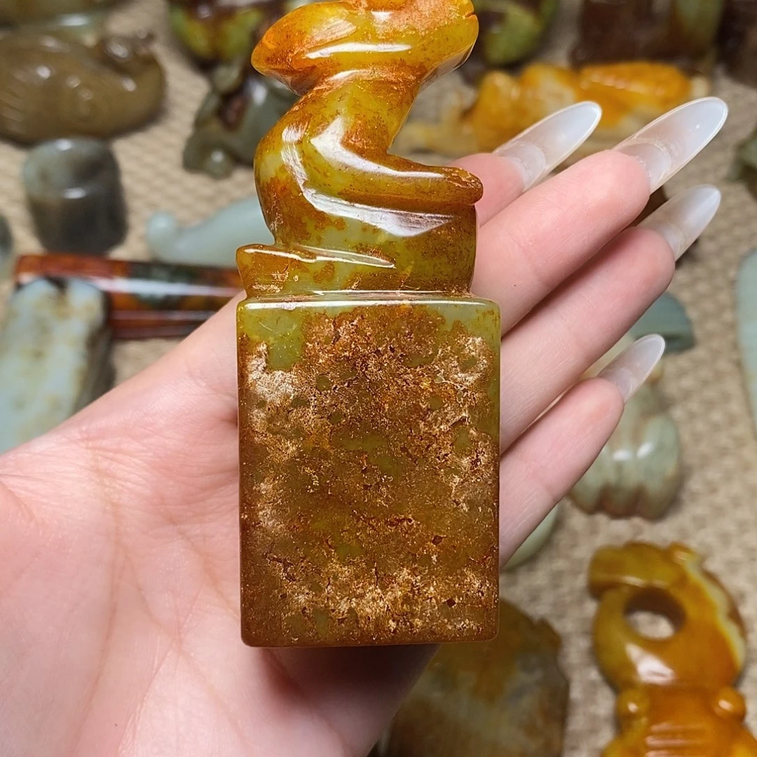 未镶嵌蛇纹石玉颈饰