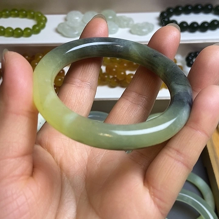 未镶嵌蛇纹石玉手镯