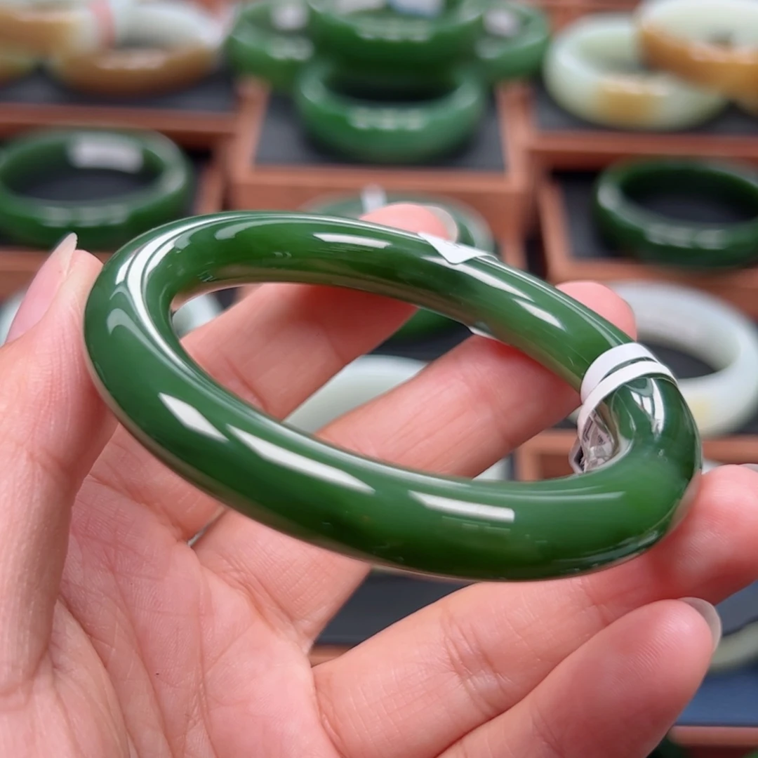 未镶嵌手镯和田玉（碧玉）