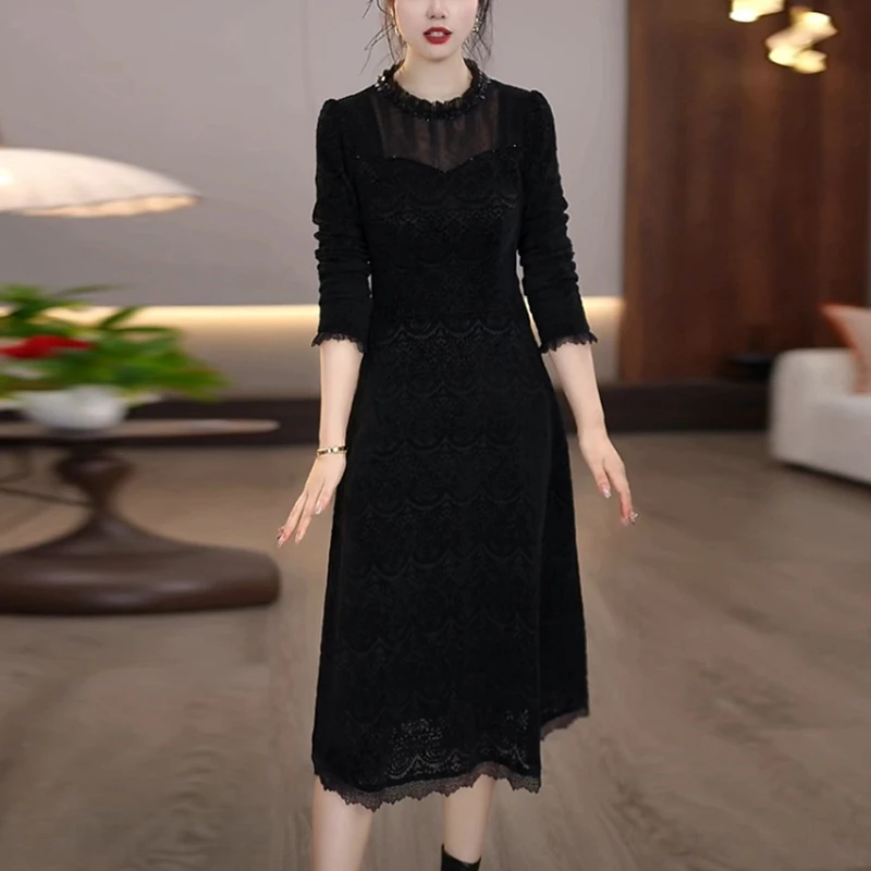 植绒蕾丝轻奢高贵女装2025秋冬季新款高级感黑色显瘦打底连衣裙子