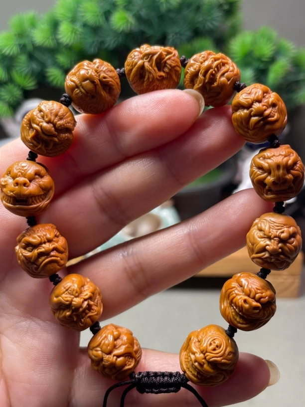 1.4山鬼生肖恶僧十二生肖恶僧精品橄榄核雕文玩手串