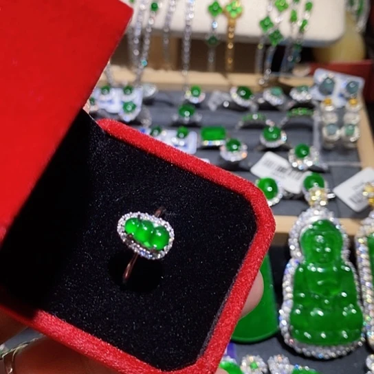 翡翠未镶嵌戒指戒指