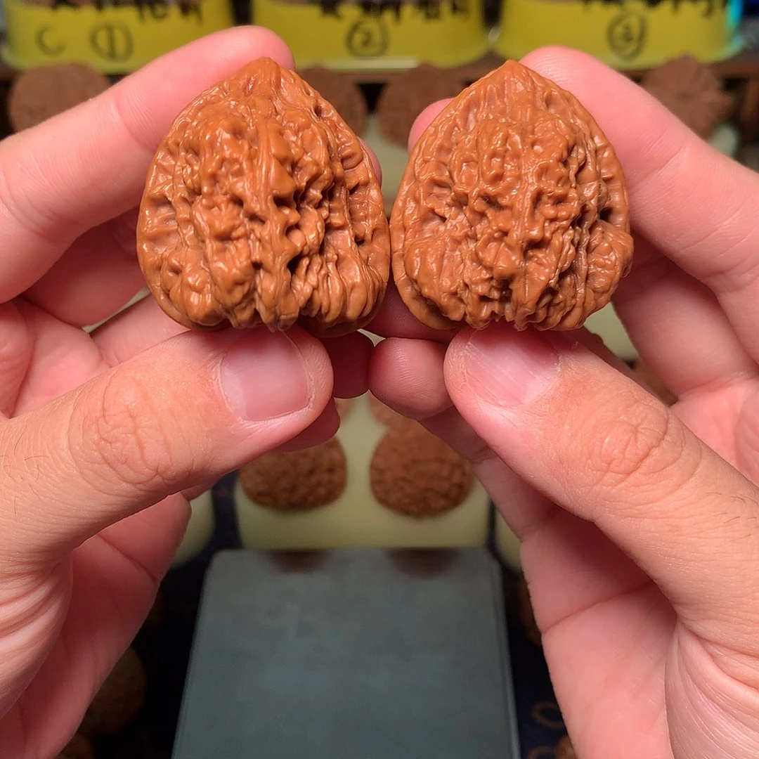 文玩核桃吊坠40金蟾王全品