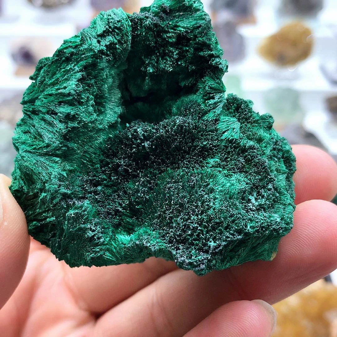 石材孔雀矿石等……