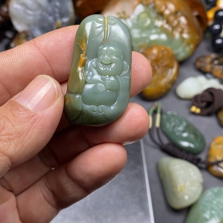 爱***者和田玉未镶嵌挂件