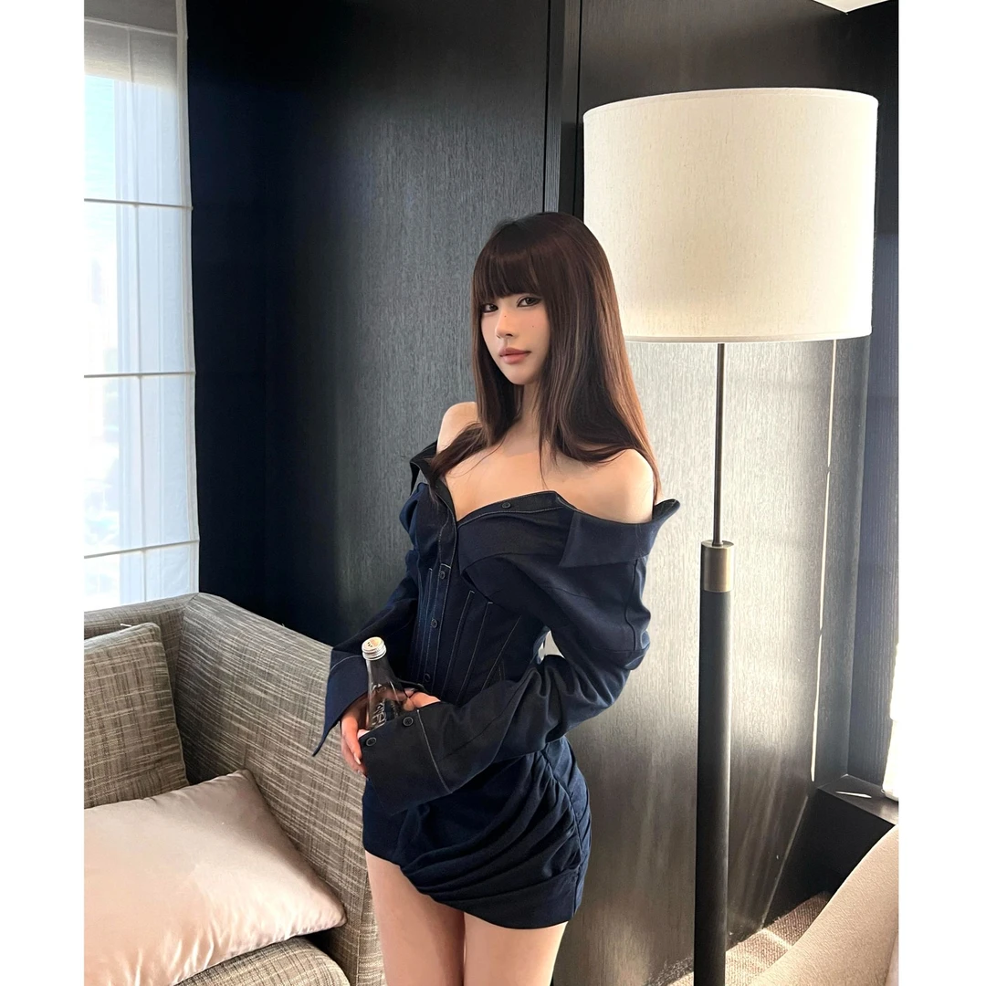 韩系时尚高级感一字肩抹胸连衣裙女2025秋季新款显瘦收腰气质短裙